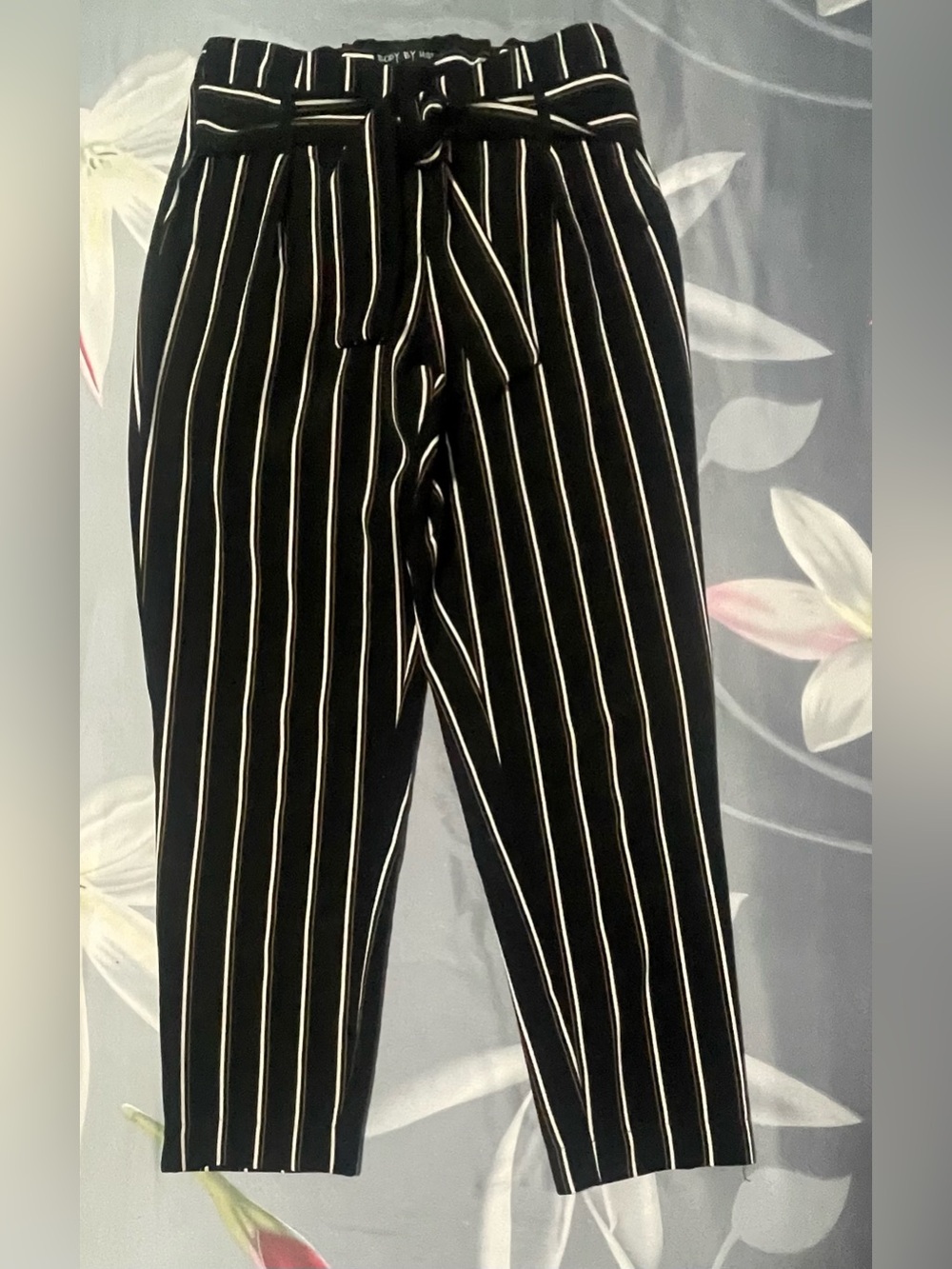 High-Rise Paperbag Ankle Pants with Tie - Black/White